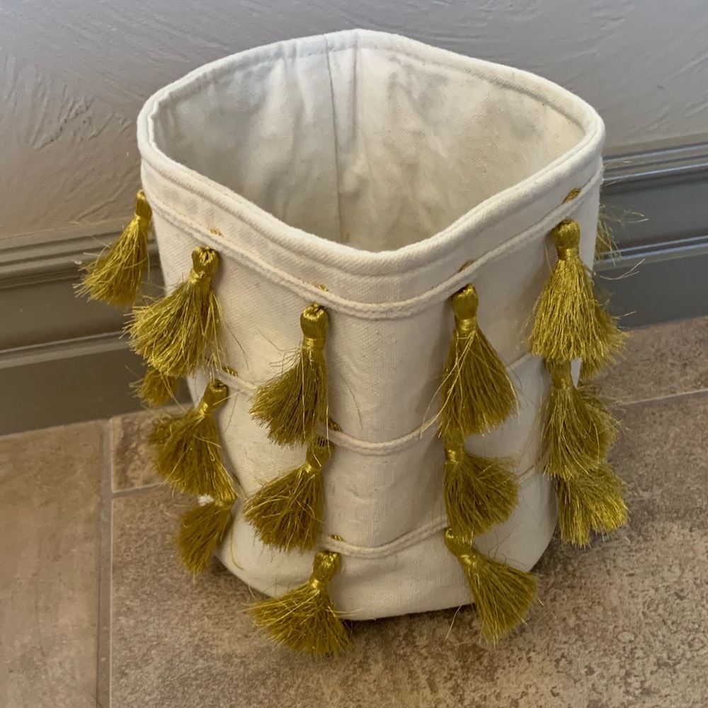 Cute fringe tote